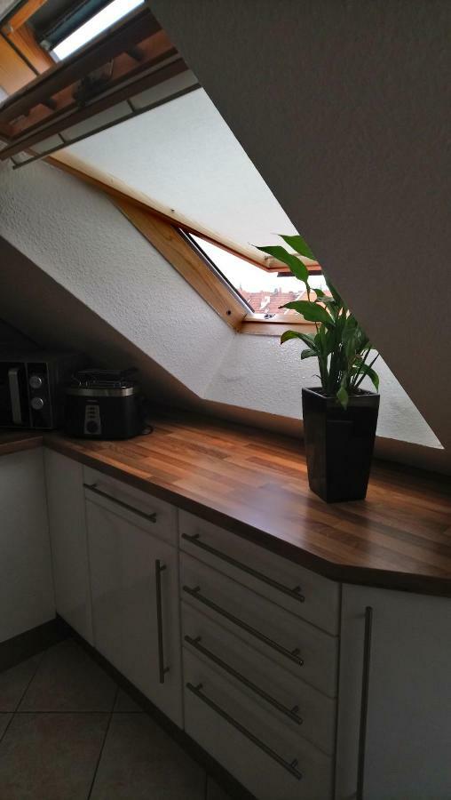 Ferienwohnung Mit 2 Schlafzimmern Und Parkplatz แอร์ฟวร์ท ภายนอก รูปภาพ