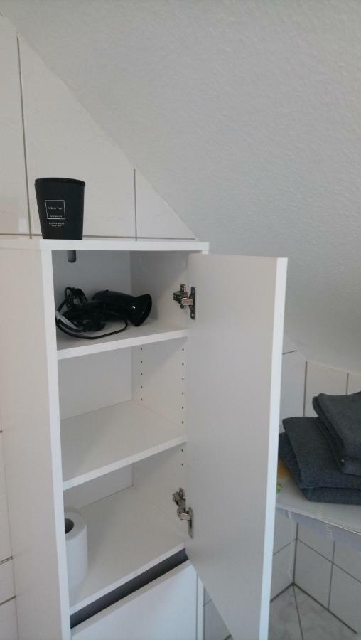 Ferienwohnung Mit 2 Schlafzimmern Und Parkplatz แอร์ฟวร์ท ภายนอก รูปภาพ